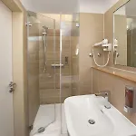 Отель Port 3*