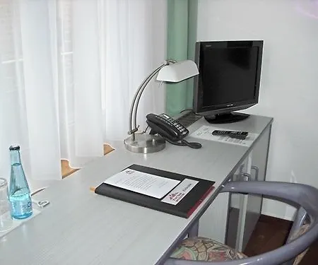 Port Hotel 3*